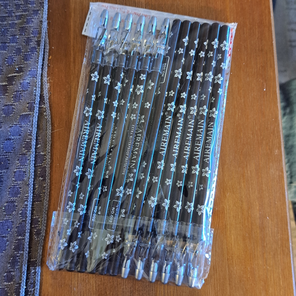 Black Airemain Floral Gel Pen Set